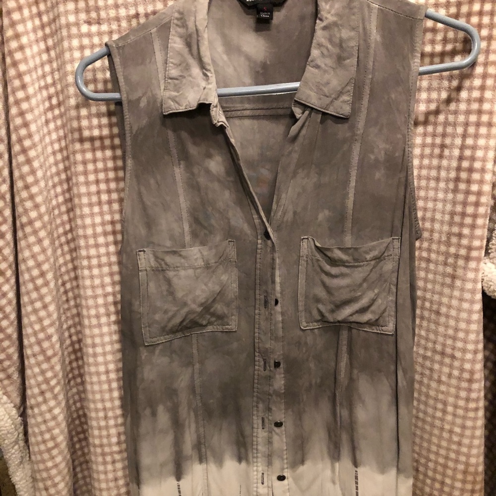 Rock & Republic sleeveless button up shirt